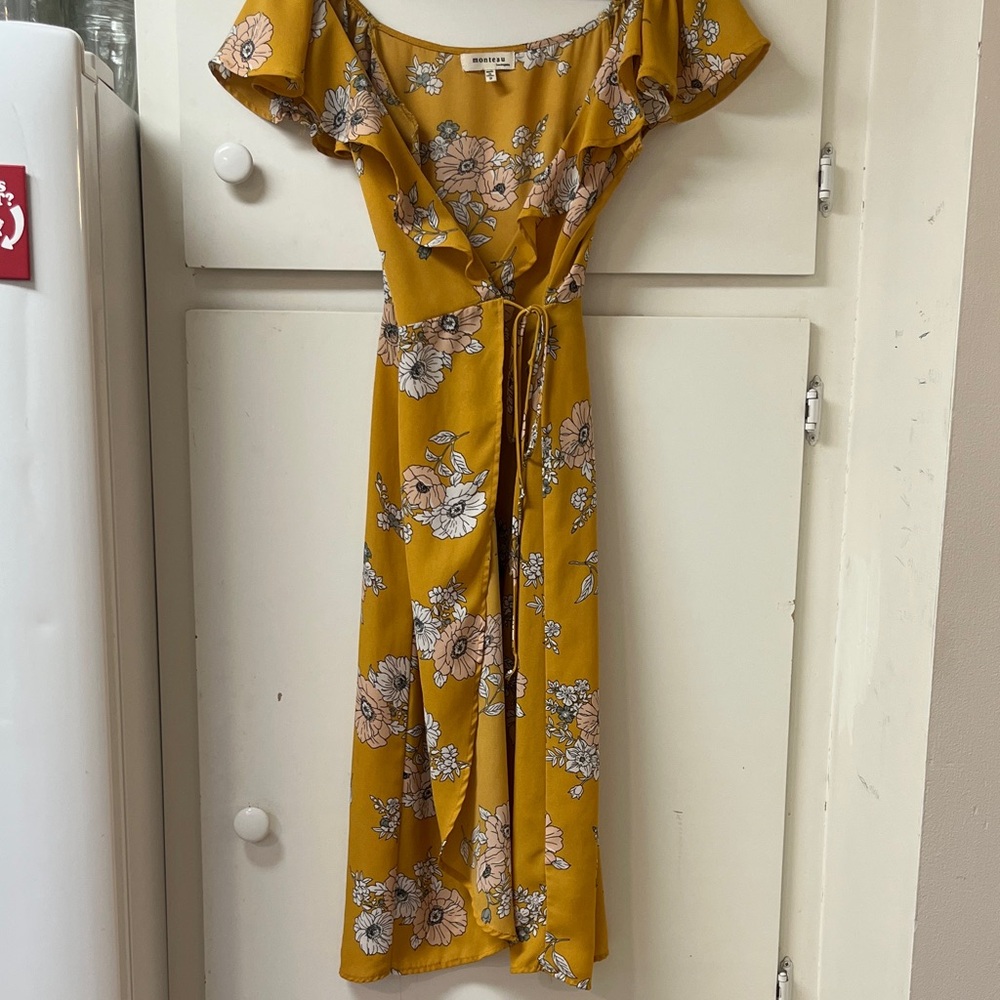 Floral Yellow Midi Dress with Ruffled Sleeves